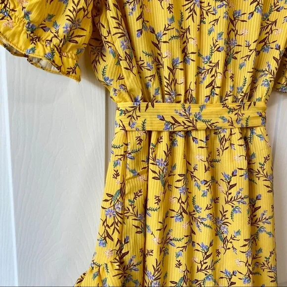 Hayden Mini Floral Surplice Dress Size M - Picture 8 of 15